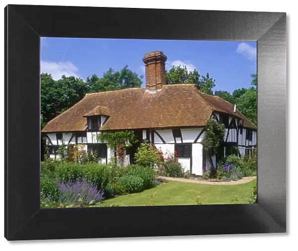 Traditional cottage, Smarden, Kent, UK