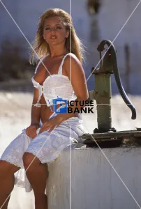Suzanne Mizzi Collection: 24, 248008