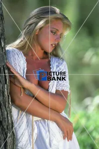 Suzanne Mizzi Collection: 24, 249010