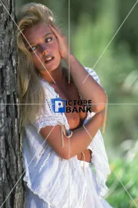 Suzanne Mizzi Collection: 24, 249013