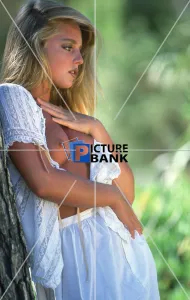 Suzanne Mizzi Collection: 24, 249014