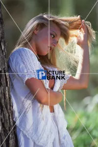 Suzanne Mizzi Collection: 24, 249018