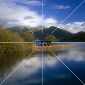 Britain Gallery: Bassenthwaite Lake, Skiddaw in the distance, Cumbria, UK