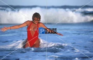 Images Dated 25th August 2010: Girl pin-up outdoors