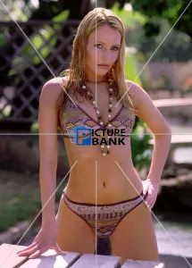 Glamor Collection: Sarah - girl pin-up outdoors