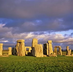 English Scenes Gallery: Stonehenge, Wiltshire, UK