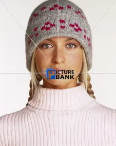 Clean Gallery: Zoe McConnell in winter outfit